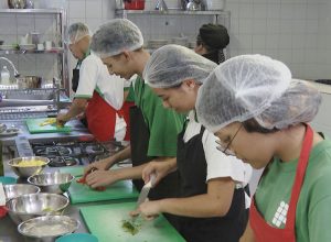 alunos_do_curso_tecnico_de_gastronomia_do_instituto_federal_de_brasilia.jpg