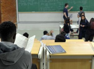 sala_de_aula.jpg sala_de_aula.jpg