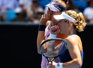 siegemund_e_bia_haddad_wta_doha_2025.jpg